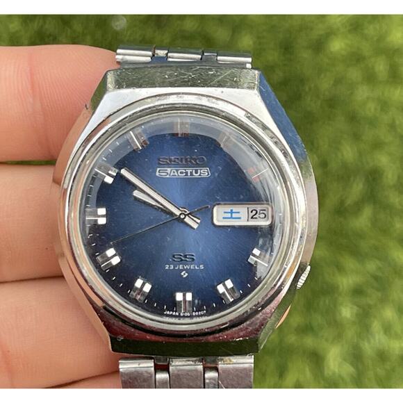 VINTAGE 1975 Seiko 5 Actus 23j Mens Automatic Watch Bracelet Blue Dial 6106-8680 - Picture 1 of 11